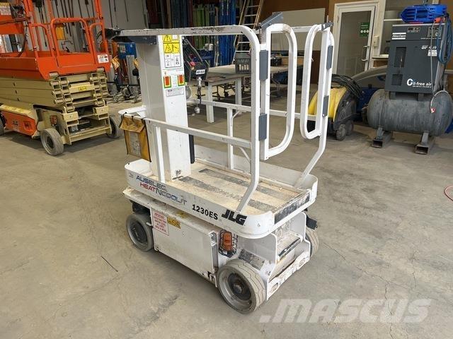 JLG 1230ES رافعات السارية الرأسية
