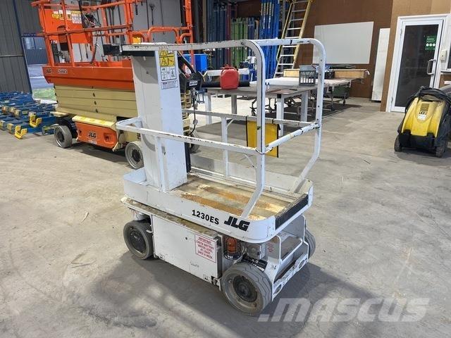 JLG 1230ES رافعات السارية الرأسية