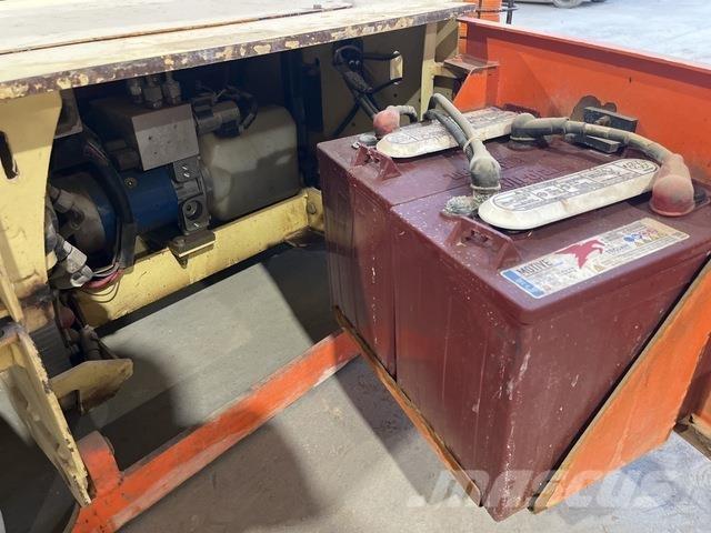 JLG 1230ES رافعات السارية الرأسية