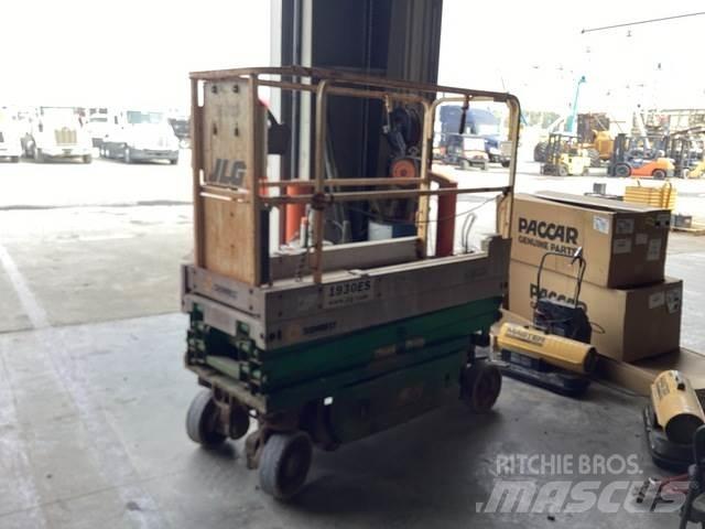 JLG 1930 ES رافعات مقصية الشكل