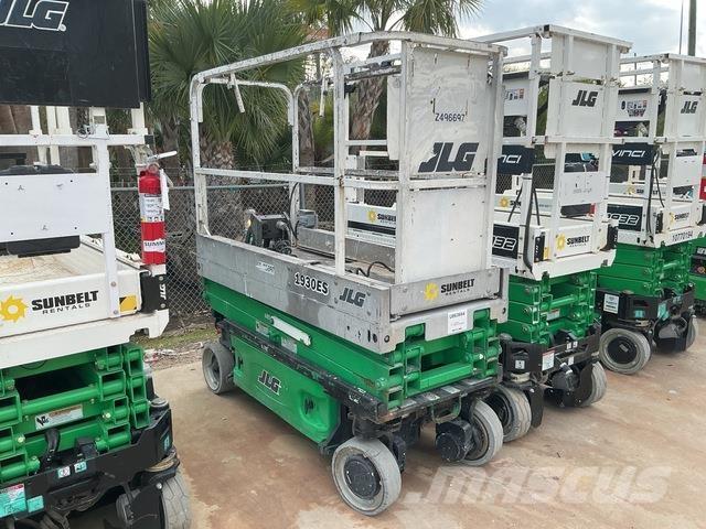 JLG 1930 ES رافعات مقصية الشكل