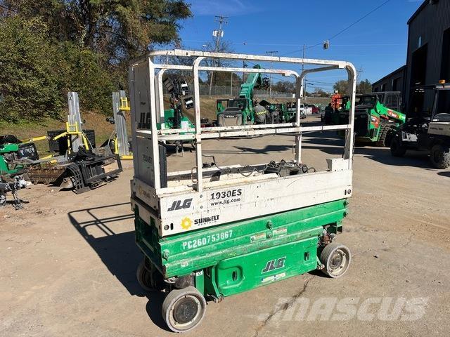 JLG 1930 ES رافعات مقصية الشكل