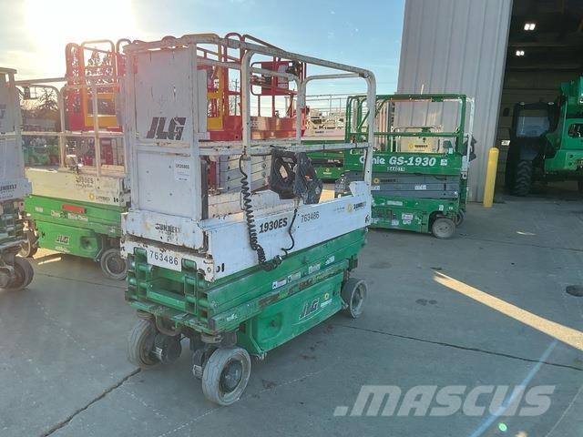 JLG 1930 ES رافعات مقصية الشكل