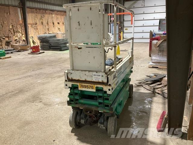 JLG 1930 ES رافعات مقصية الشكل