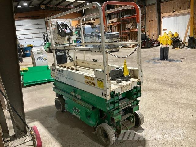 JLG 1930 ES رافعات مقصية الشكل