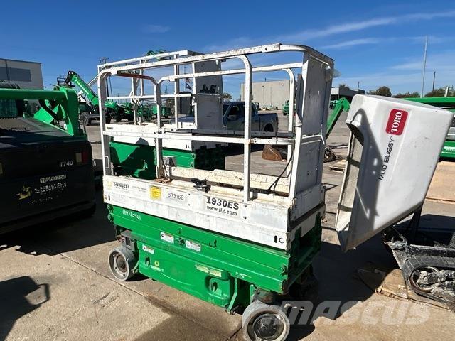 JLG 1930 ES رافعات مقصية الشكل