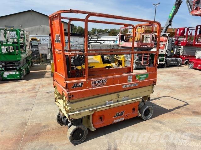JLG 1930ES رافعات مقصية الشكل