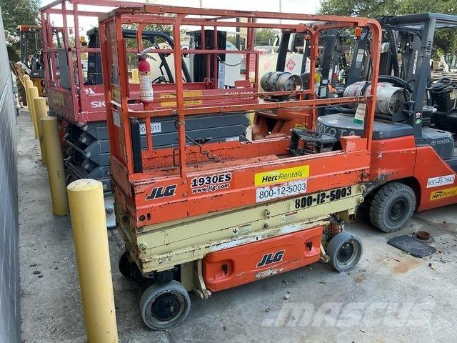 JLG 1930ES رافعات مقصية الشكل