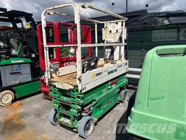 JLG 1930ES رافعات مقصية الشكل