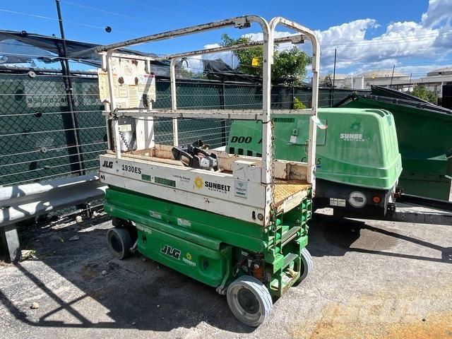 JLG 1930ES رافعات مقصية الشكل