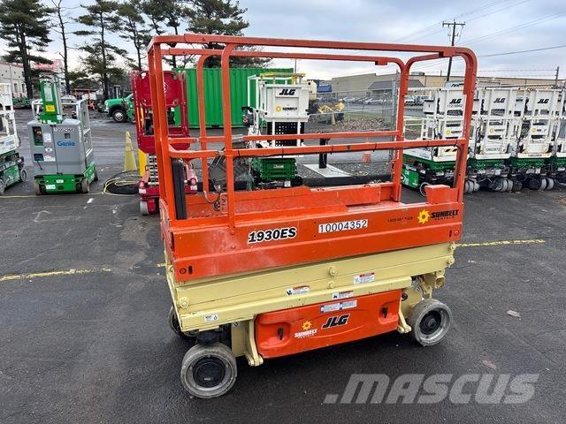 JLG 1930ES رافعات مقصية الشكل