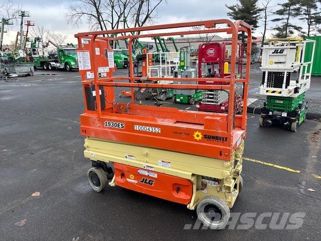 JLG 1930ES رافعات مقصية الشكل