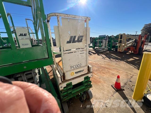 JLG 1930ES رافعات مقصية الشكل