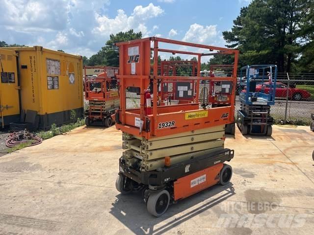 JLG 1932R رافعات مقصية الشكل