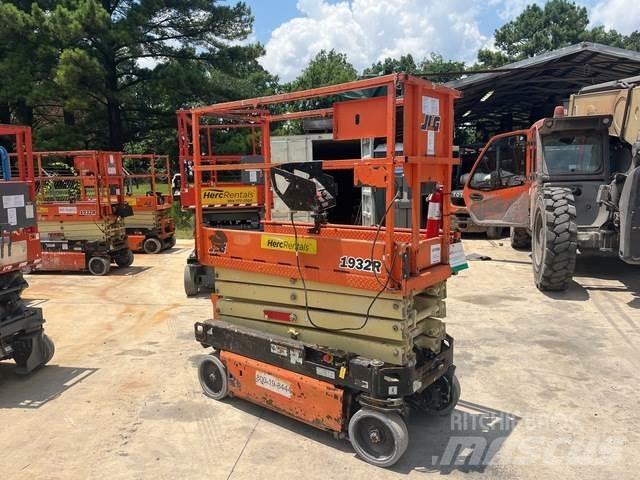 JLG 1932R رافعات مقصية الشكل
