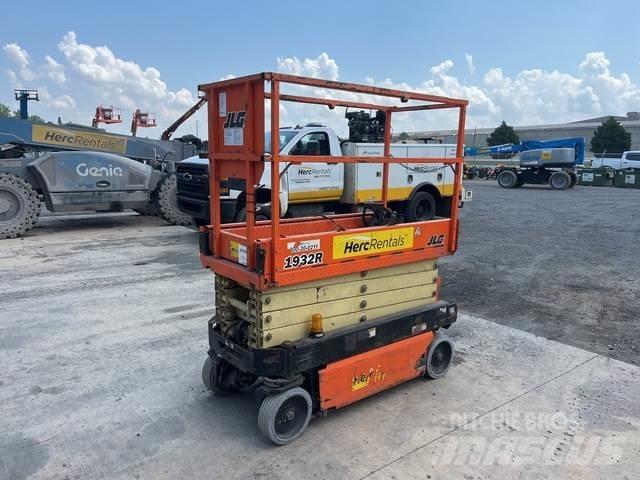 JLG 1932R رافعات مقصية الشكل