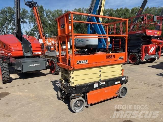 JLG 1932R رافعات مقصية الشكل