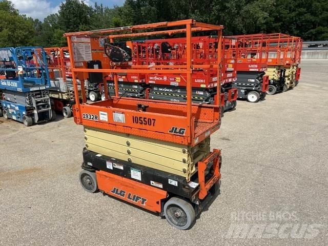JLG 1932R رافعات مقصية الشكل