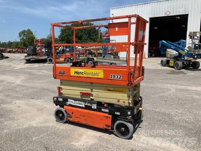 JLG 1932R رافعات مقصية الشكل