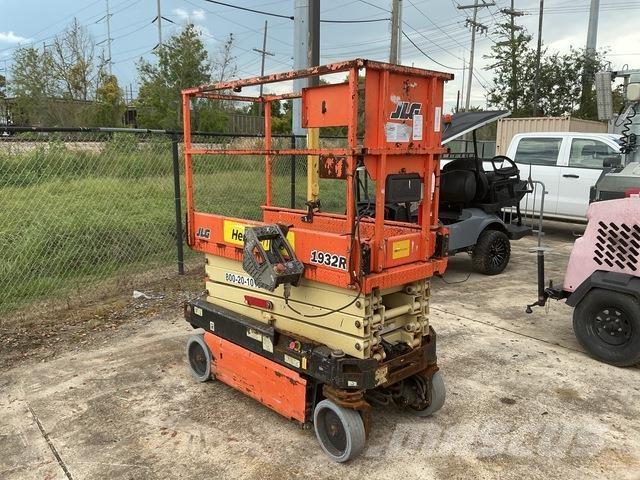 JLG 1932R رافعات مقصية الشكل