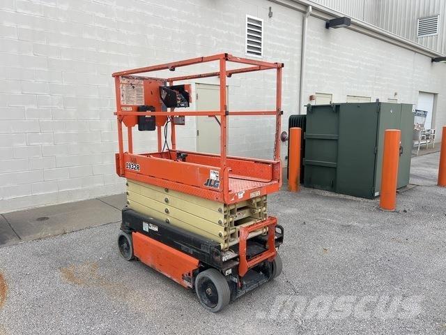 JLG 1932R رافعات مقصية الشكل