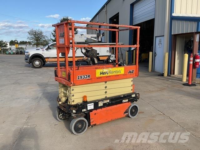 JLG 1932R رافعات مقصية الشكل