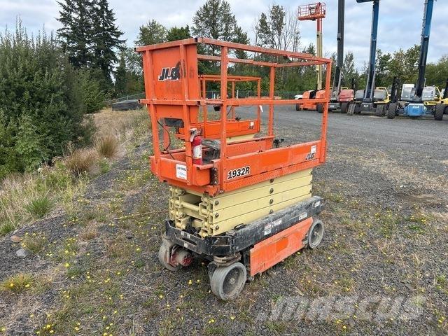 JLG 1932R رافعات مقصية الشكل