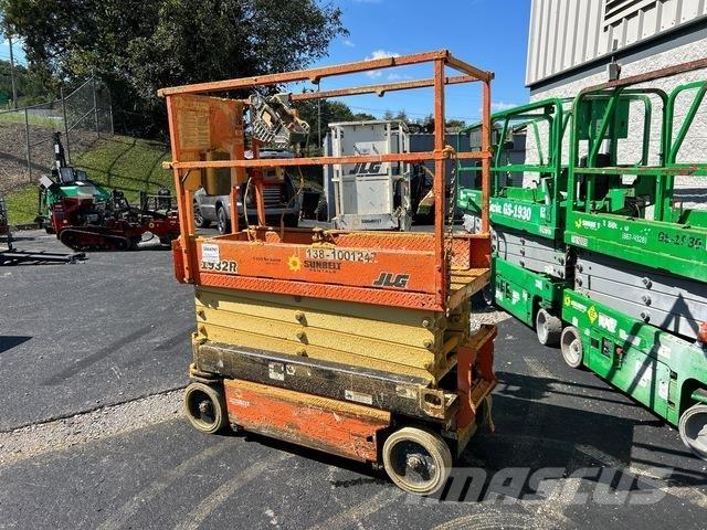 JLG 1932R رافعات مقصية الشكل