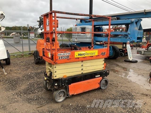 JLG 1932R رافعات مقصية الشكل