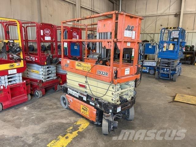 JLG 1932R رافعات مقصية الشكل