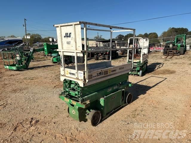 JLG 1932RS رافعات مقصية الشكل