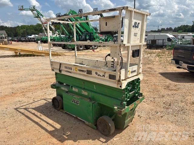 JLG 1932RS رافعات مقصية الشكل