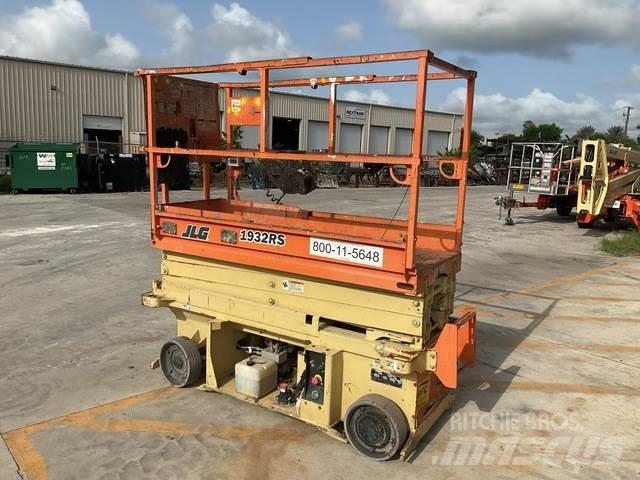 JLG 1932RS رافعات مقصية الشكل