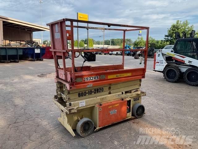 JLG 1932RS رافعات مقصية الشكل