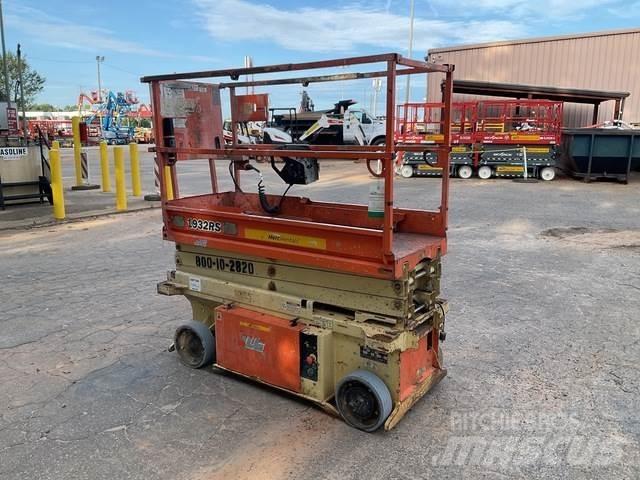 JLG 1932RS رافعات مقصية الشكل