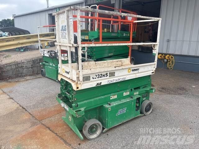 JLG 1932RS رافعات مقصية الشكل