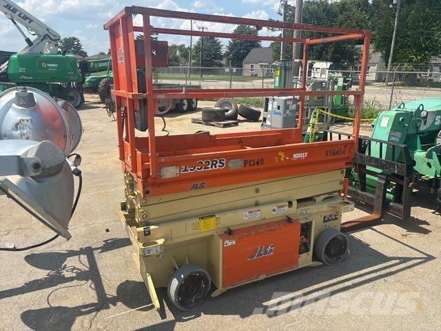 JLG 1932RS رافعات مقصية الشكل