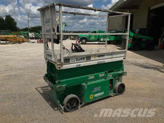 JLG 1932RS رافعات مقصية الشكل