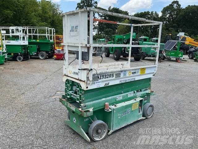 JLG 1932RS رافعات مقصية الشكل