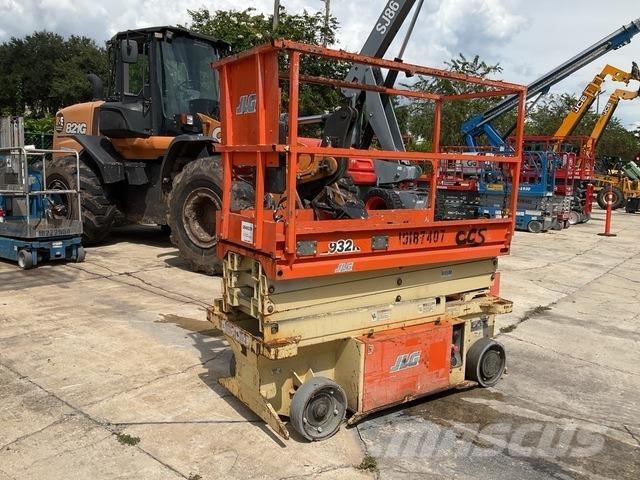 JLG 1932RS رافعات مقصية الشكل