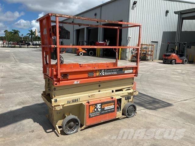 JLG 1932RS رافعات مقصية الشكل