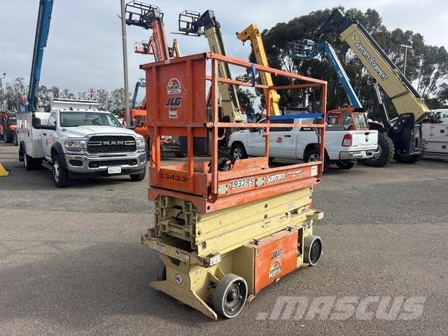 JLG 1932RS رافعات مقصية الشكل
