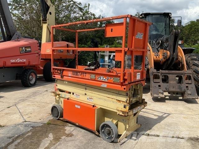 JLG 1932RS رافعات مقصية الشكل