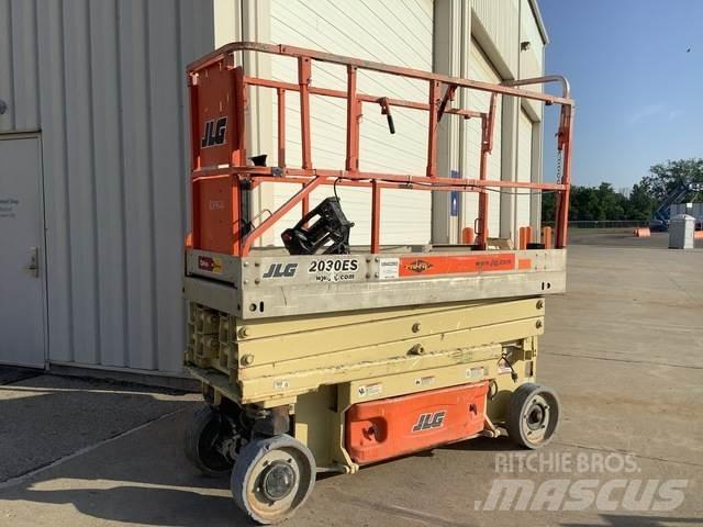 JLG 2030ES رافعات مقصية الشكل