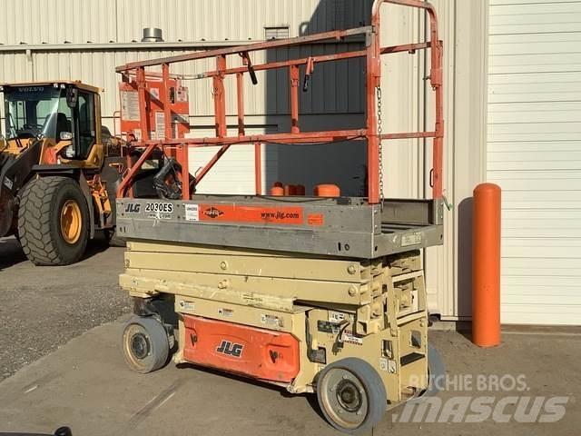 JLG 2030ES رافعات مقصية الشكل
