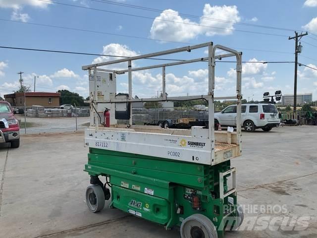 JLG 2032ES رافعات مقصية الشكل