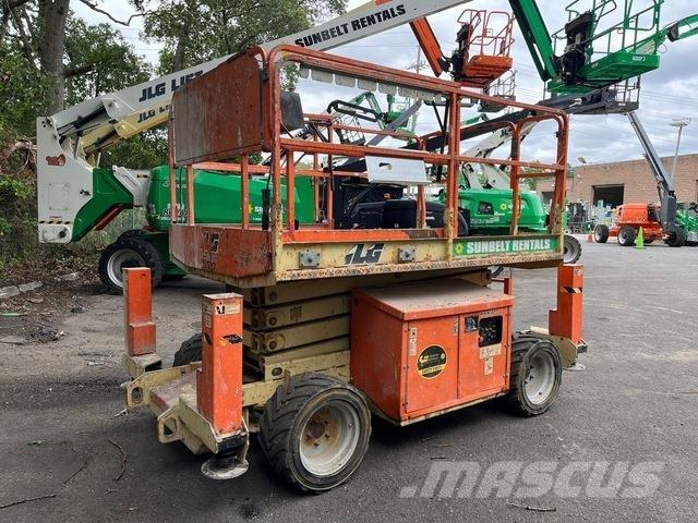 JLG 260 MRT رافعات مقصية الشكل