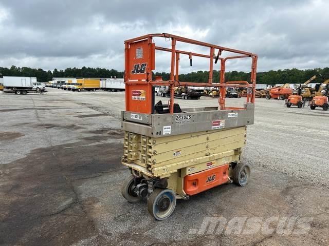 JLG 2630ES رافعات مقصية الشكل