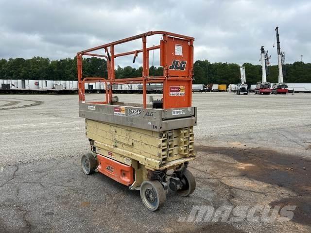 JLG 2630ES رافعات مقصية الشكل