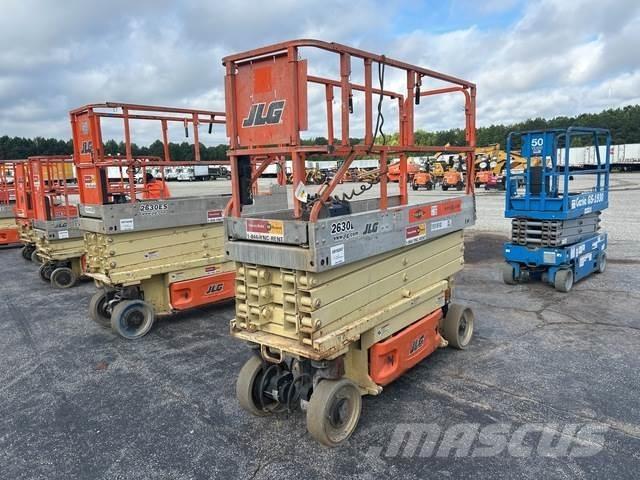 JLG 2630ES رافعات مقصية الشكل